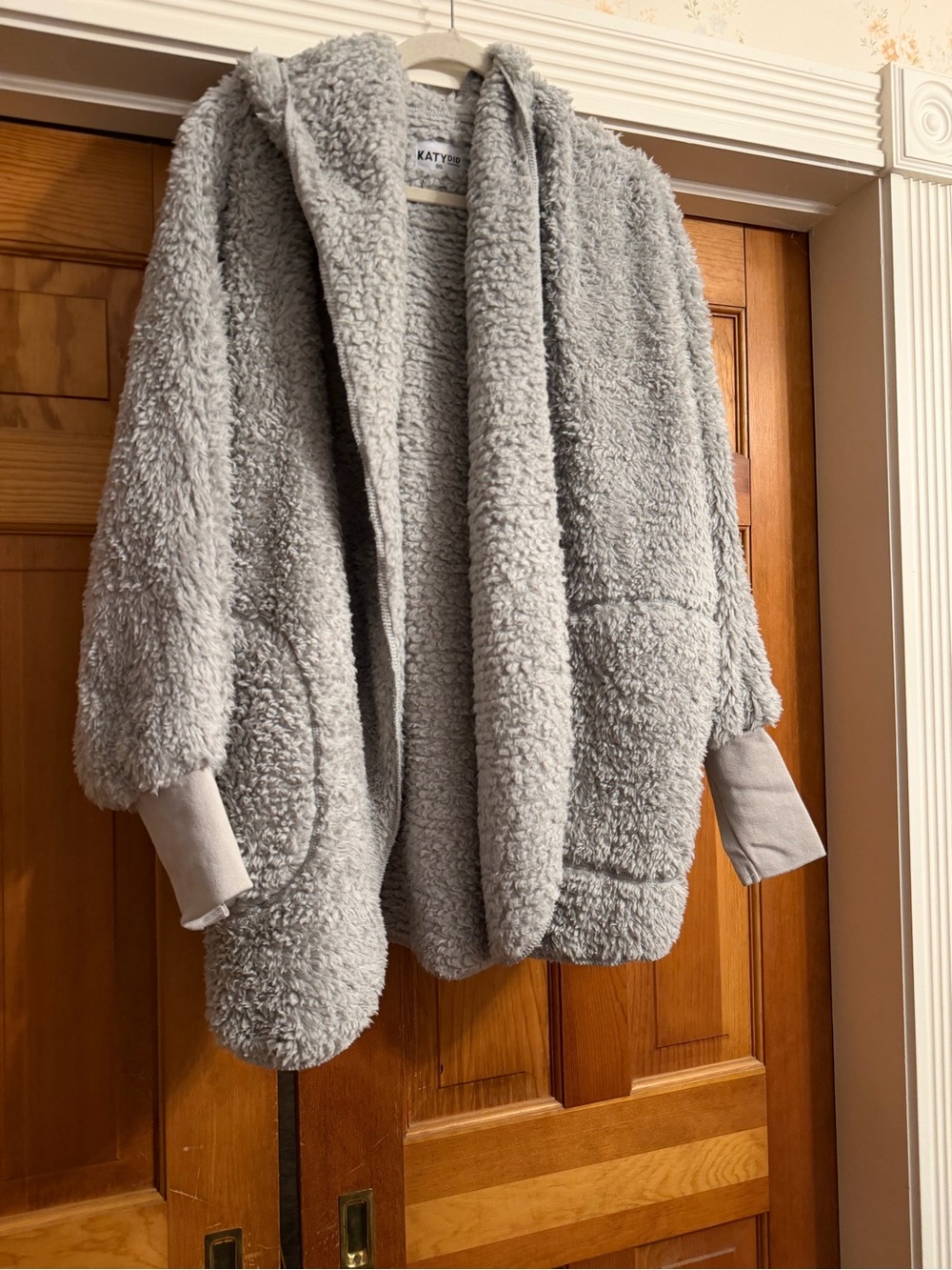 Women’s cozy hooded Sherpa